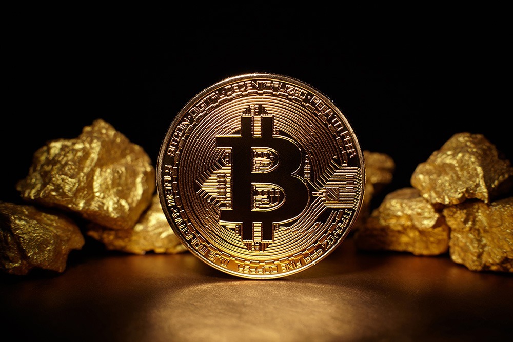 TO INVEST IN GOLD OR INVEST IN BITCOIN: THAT IS THE QUESTION